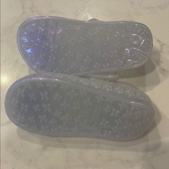 Old Navy Jelly Mary Jane Flats in Butterfly - Glitter, Iridescent Purple - Picture 7 of 8